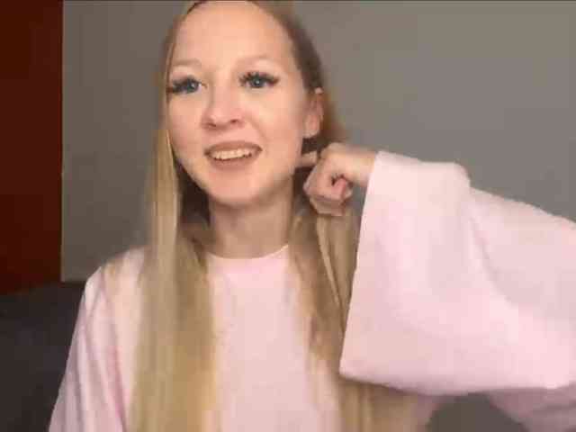 QueenieGroos webcam
