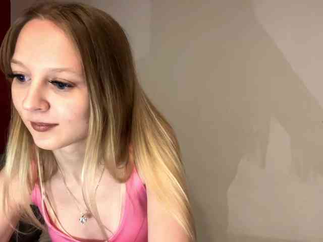 QueenieGroos webcam