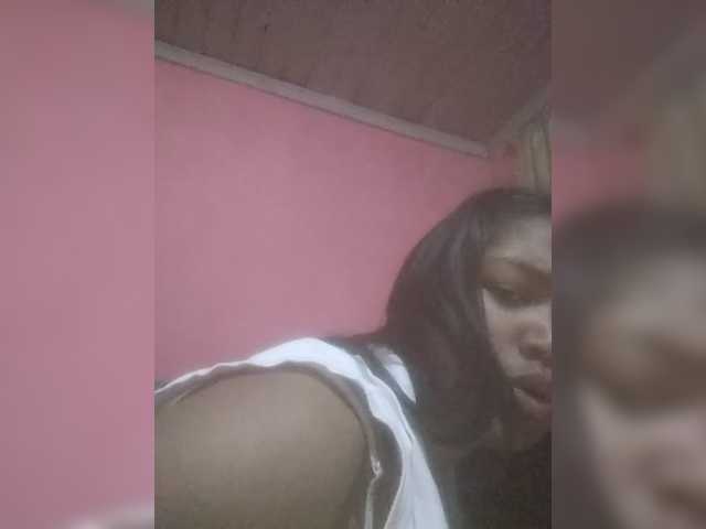 MimiCheri live cam on BongaCams