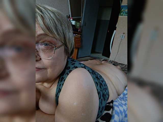 LLIyJluk live webcam show