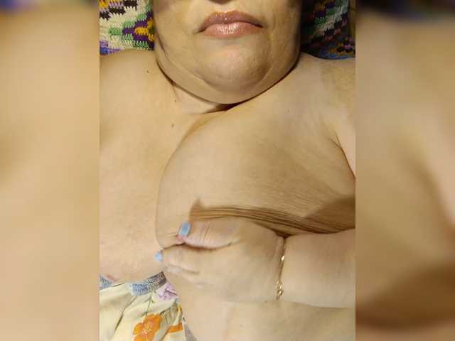 LLIyJluk live cam on BongaCams