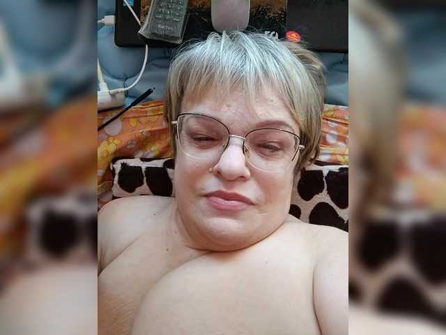 LLIyJluk live cam on BongaCams