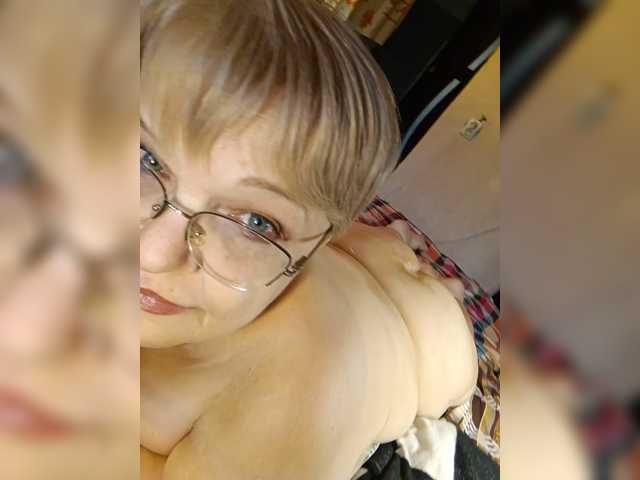 MAJIbILLIKA live cam preview
