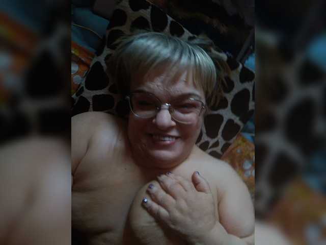 LLIyJluk live cam on BongaCams