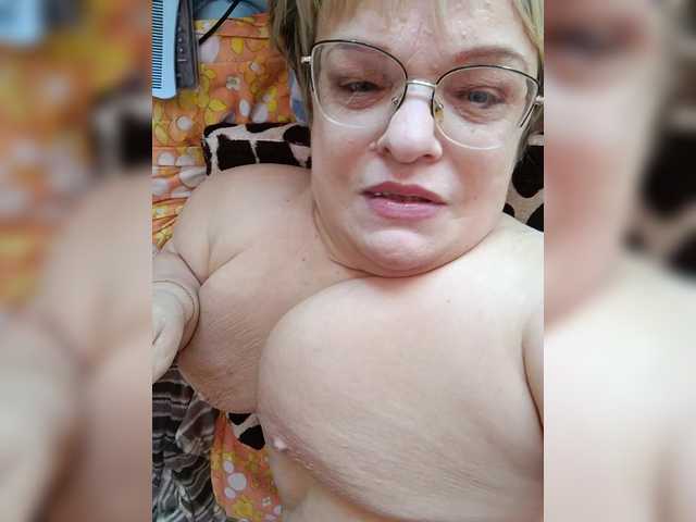 LLIyJluk live cam on BongaCams