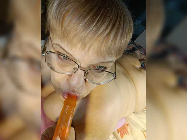 LLIyJluk live cam on BongaCams
