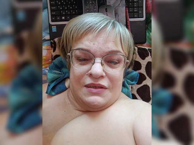 LLIyJluk live cam on BongaCams