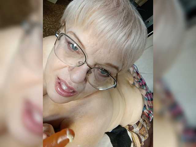 LLIyJluk live cam on BongaCams