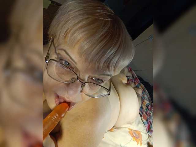 LLIyJluk live cam on BongaCams