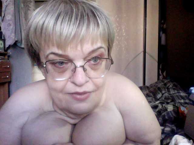 LLIyJluk live cam on BongaCams
