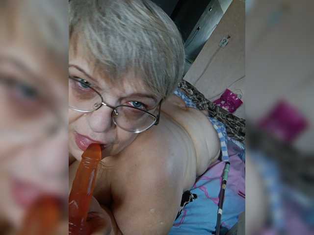 LLIyJluk live cam on BongaCams