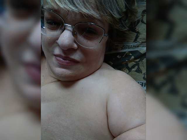 LLIyJluk live cam on BongaCams