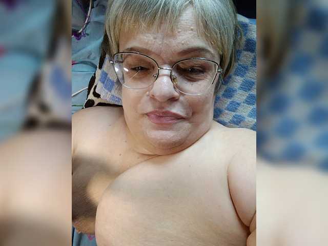 LLIyJluk live cam on BongaCams