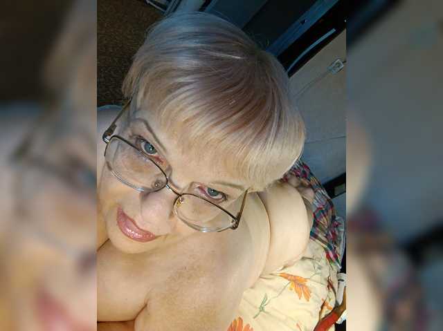 LLIyJluk live cam on BongaCams