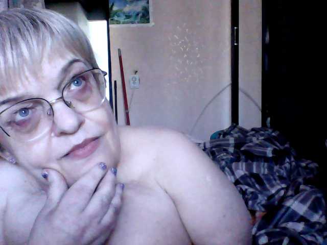 LLIyJluk live cam on BongaCams