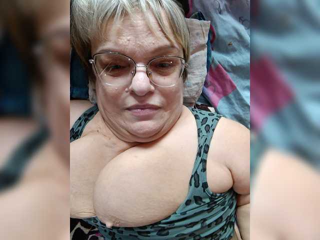 LLIyJluk live cam on BongaCams