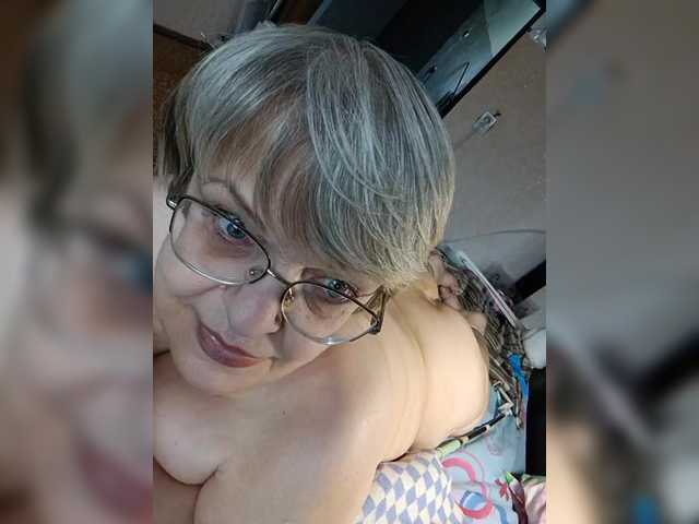 LLIyJluk live cam on BongaCams