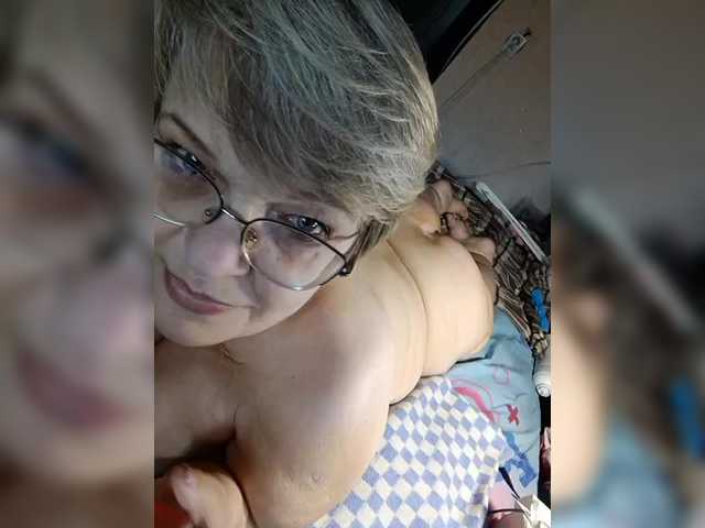 LLIyJluk live cam on BongaCams