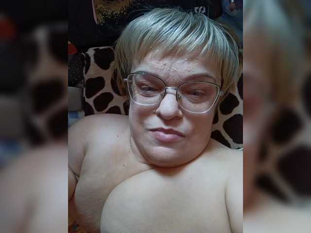 LLIyJluk live cam on BongaCams