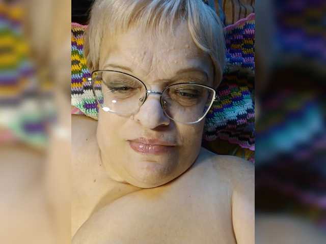 LLIyJluk live cam on BongaCams