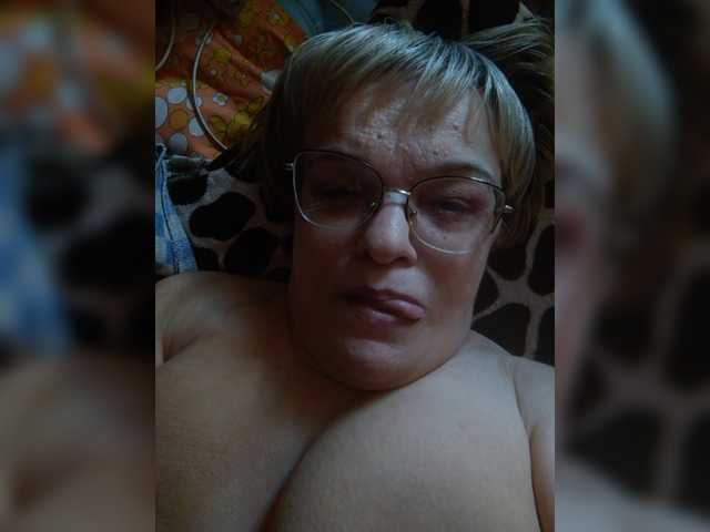 LLIyJluk live cam on BongaCams