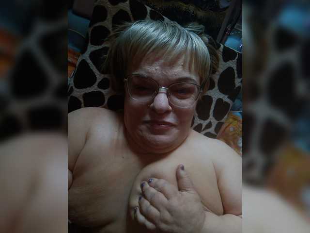 LLIyJluk live cam on BongaCams