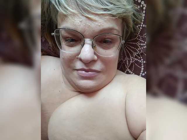 LLIyJluk live cam on BongaCams