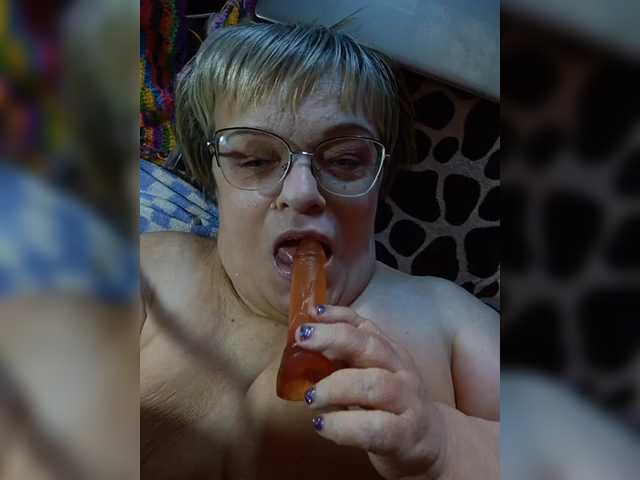 LLIyJluk live cam on BongaCams