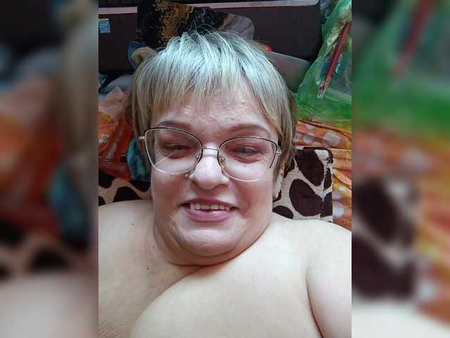 LLIyJluk live cam on BongaCams