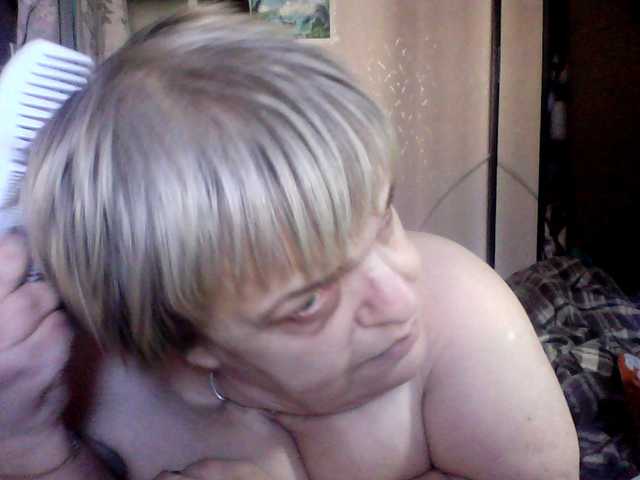 LLIyJluk live cam on BongaCams