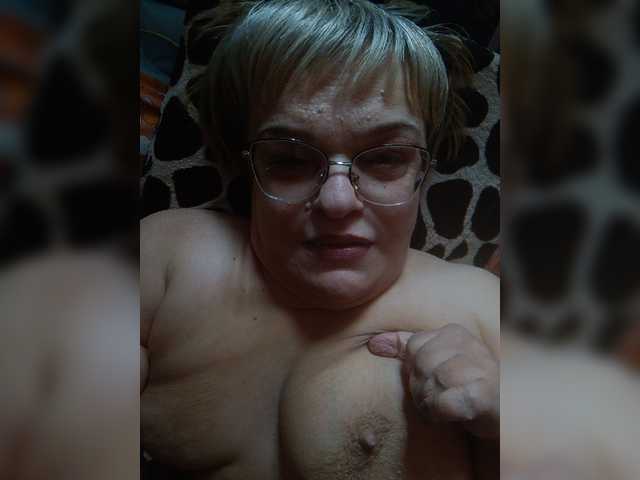 LLIyJluk live cam on BongaCams