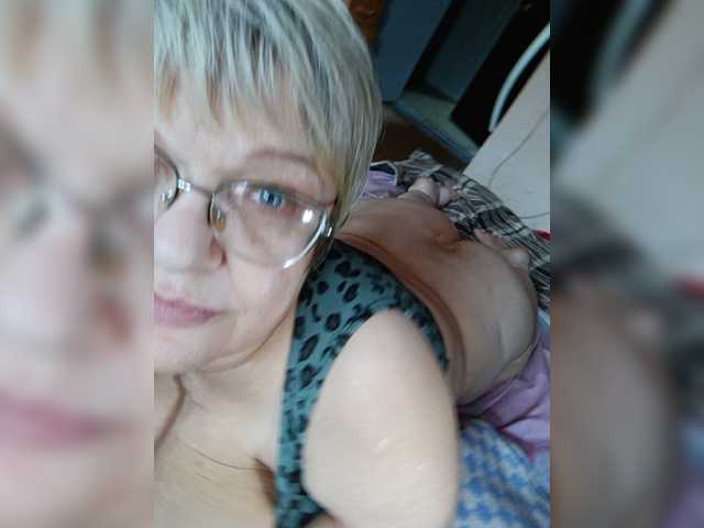 LLIyJluk live webcam show