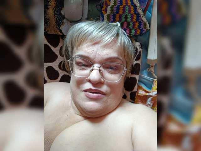LLIyJluk live cam on BongaCams