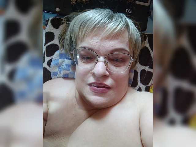 LLIyJluk live cam on BongaCams