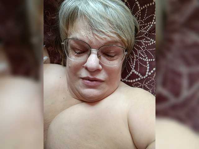 LLIyJluk live cam on BongaCams