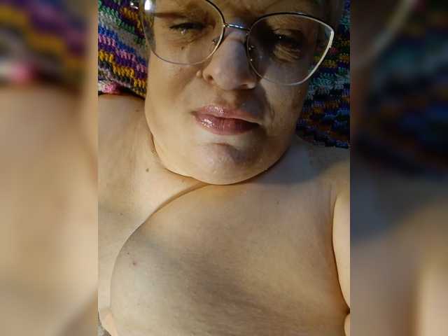 LLIyJluk, en directo ahora en BongaCams