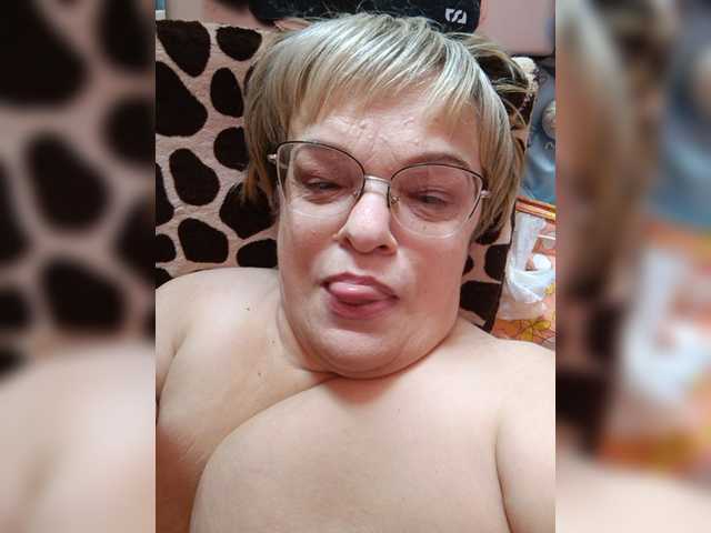 LLIyJluk live cam on BongaCams