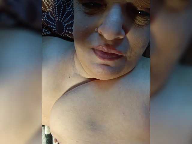 LLIyJluk live cam on BongaCams