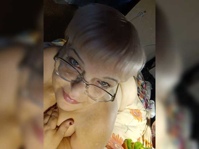 LLIyJluk live cam on BongaCams