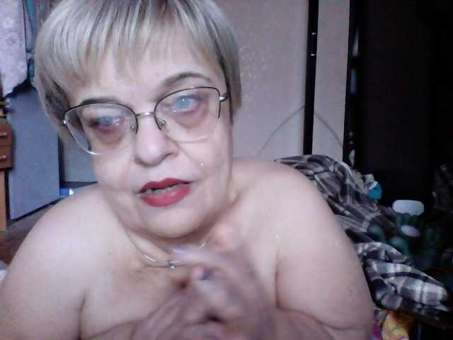 LLIyJluk Nude Live Sex Shows