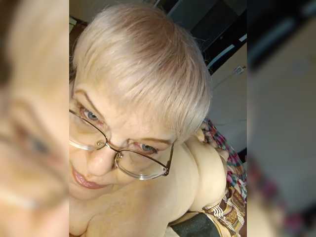 LLIyJluk live cam on BongaCams