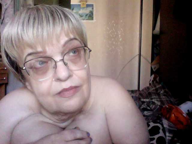 LLIyJluk live cam on BongaCams