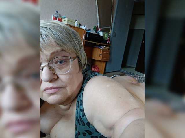 LLIyJluk live webcam show