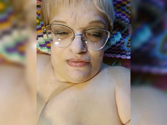 LLIyJluk live cam on BongaCams