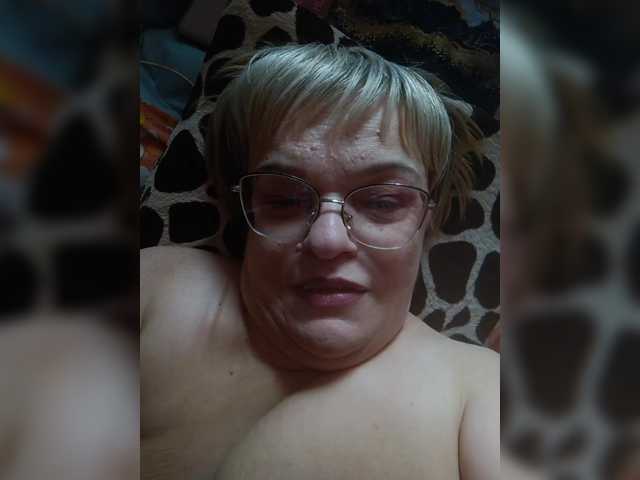 LLIyJluk live cam on BongaCams