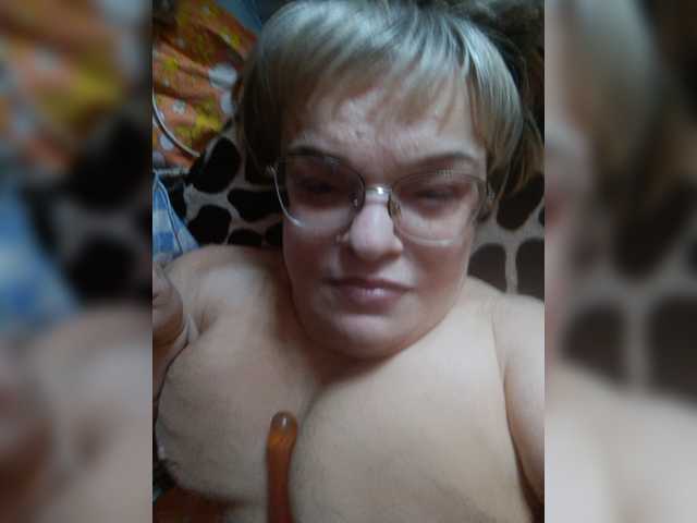 LLIyJluk live cam on BongaCams