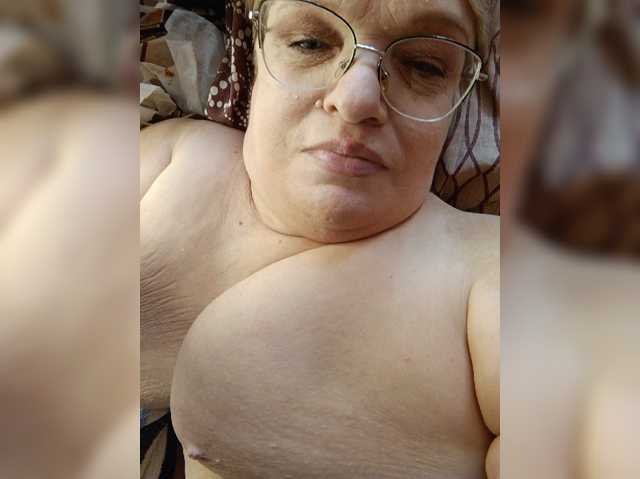 LLIyJluk live cam on BongaCams