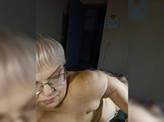 MAJIbILLIKA live cam preview