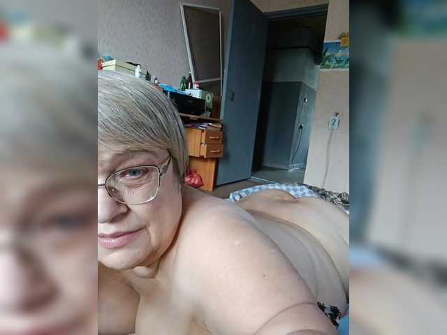LLIyJluk live cam on BongaCams