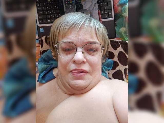 LLIyJluk live cam on BongaCams